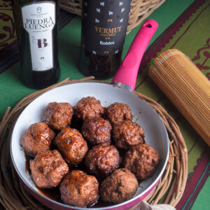 Albóndigas caramelizadas con vermut y Pedro Ximénez. / Concha Bernard